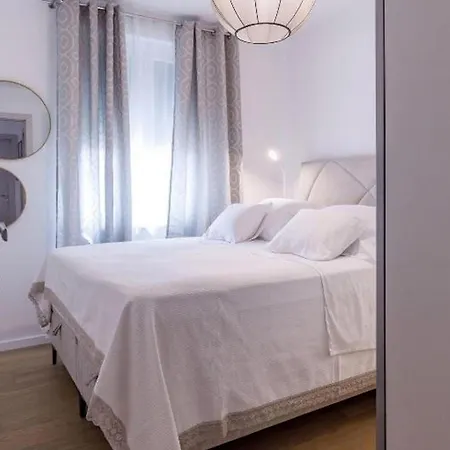 With Parking Space - 24662 아파트