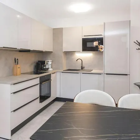 With Parking Space - 24662 스플리트